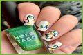 Can you paint Christmas lights with nail polish?